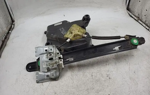 Seat Leon (1P) Rear window lifting mechanism without motor 