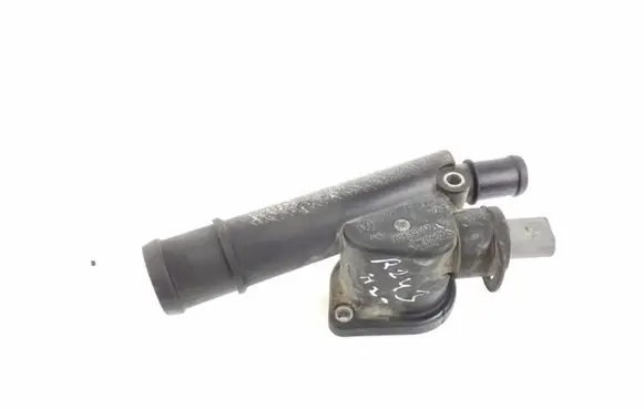 Volkswagen PASSAT B6 Engine coolant pipe/hose 038121132G