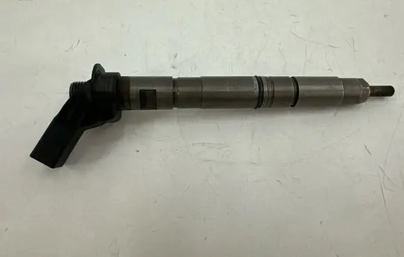 Volkswagen Touareg II Fuel injector 059130277BE