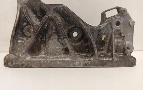 Mercedes-Benz B W247 Engine mount bracket A6542230004
