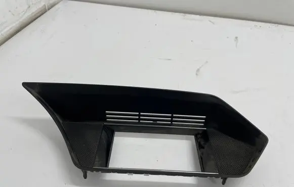 Mercedes-Benz E W212 Radio/GPS head unit trim A2126801236