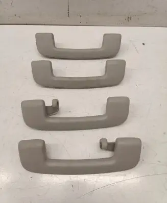 Nissan Qashqai J12 A set of handles for the ceiling 