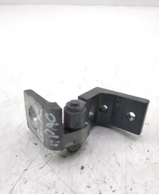 Skoda Octavia Mk2 (1Z) Rear door lower hinge