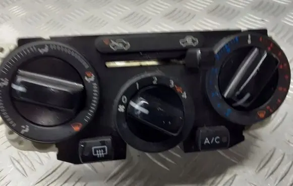 Nissan Note (E11) Interior fan control switch N103009C