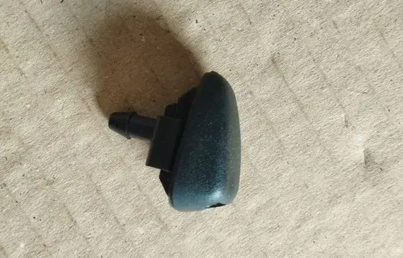 Peugeot 2008 I Windshield washer spray nozzle 