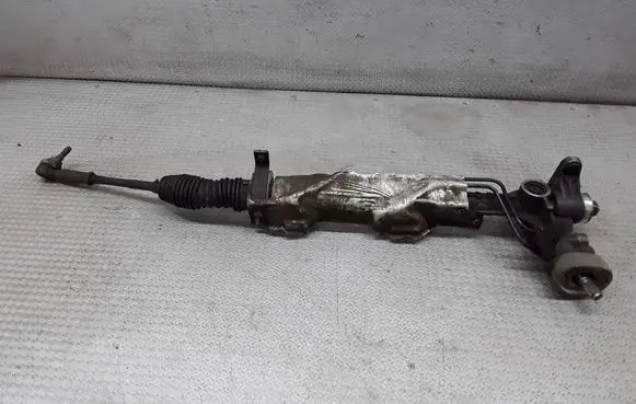 Volkswagen Jetta VI Steering rack 5C1422055E