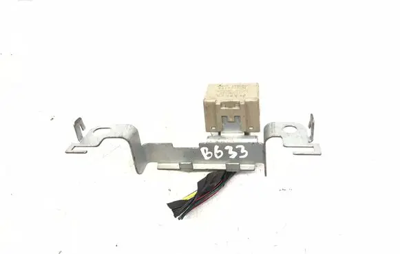 Subaru B9 Tribeca Hazard warning light relay 86111XA000 020100 0665005891