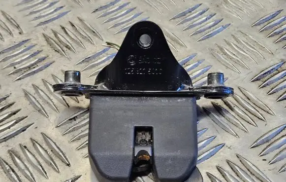 Skoda Octavia Mk2 (1Z) Tailgate/trunk/boot lock/catch/latch 1Z5827501C