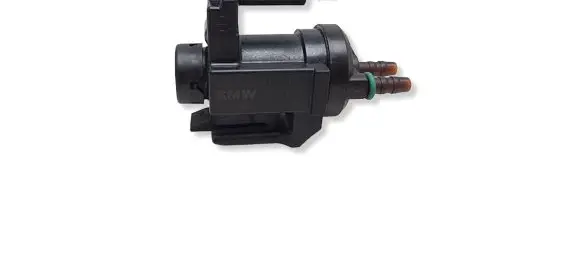 BMW 2 F22 F23 Vacuum valve 8570591