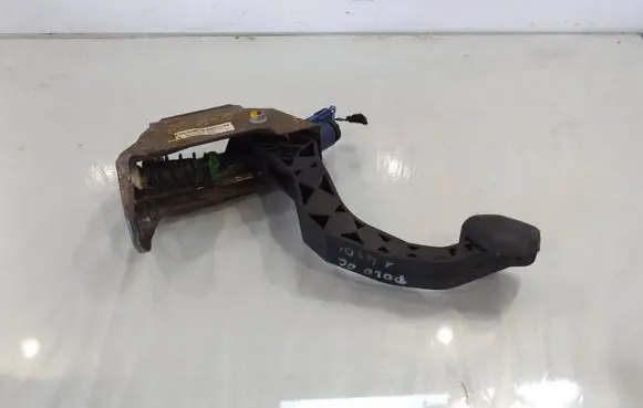 Volkswagen Polo IV 9N3 Clutch pedal 6Q1721059AH