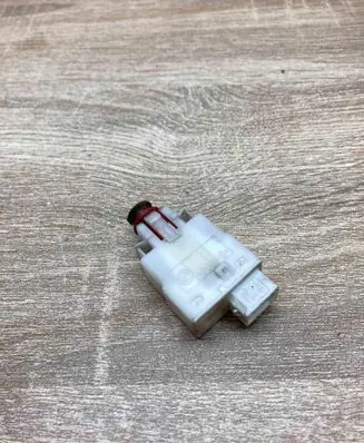 BMW 3 E46 Brake pedal sensor switch 8360421