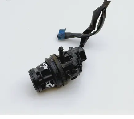 Mazda 6 Windscreen/windshield washer pump 8603102451