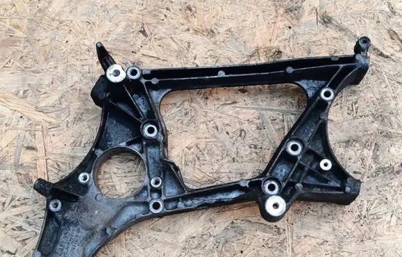 Mercedes-Benz E W212 Generator/alternator bracket A6512011909 GDD1549