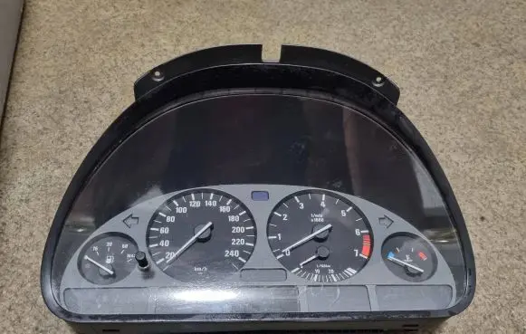 BMW 5 E39 Speedometer (instrument cluster) 62118375669