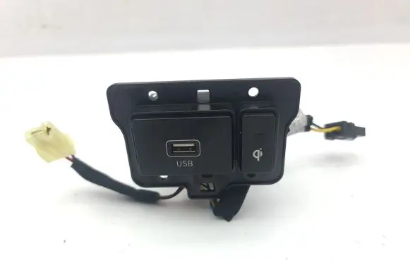 Hyundai Kona I USB socket connector 96120CM500
