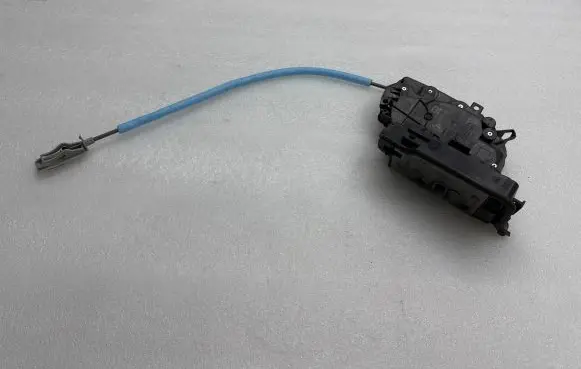 BMW X3 G01 Front door lock 19864010 7473149 A052111