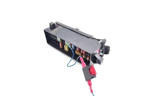 Volkswagen Touran II Fuse module 1321361845