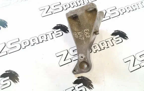 BMW 1 E81 E87 Engine mounting bracket 6781916 13807410