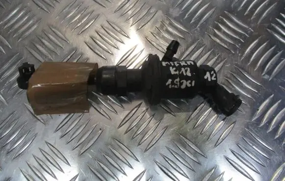 Nissan Micra Clutch slave cylinder 