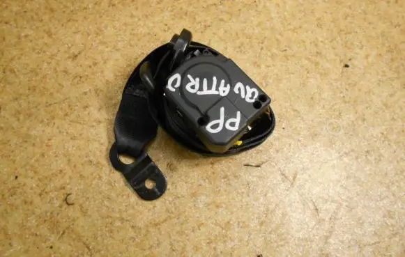 Maserati Quattroporte Front seatbelt
