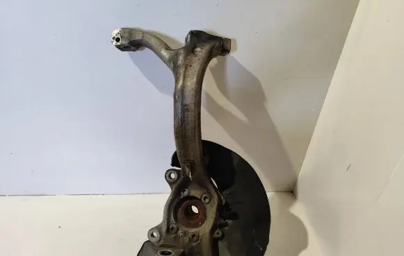 Audi A6 S6 C6 4F Front wheel hub spindle knuckle 4f0407241c