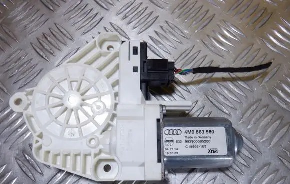 Audi Q7 4M Curtain motor 4M0863560