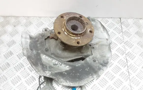 BMW 5 E60 E61 Front wheel hub