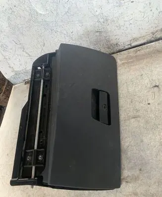 BMW 3 E90 E91 Glove box