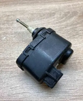 Audi 100 S4 C4 Headlight level adjustment motor 00437545