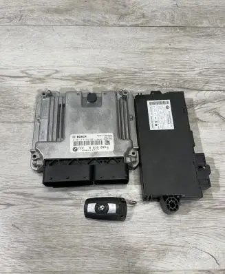 BMW 3 E90 E91 Engine ECU kit and lock set 8518269 9262361 0281018552