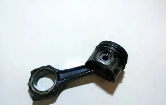 Volvo S40, V40 Piston with connecting rod