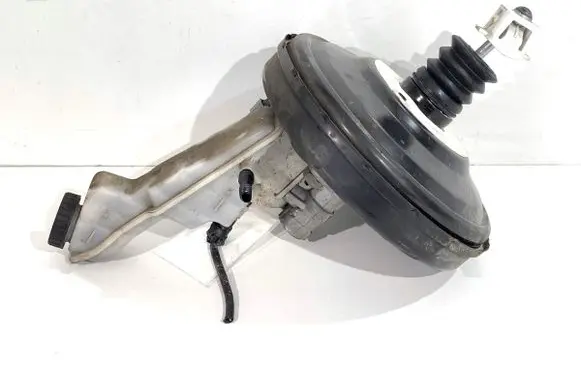 Opel Mokka Brake booster