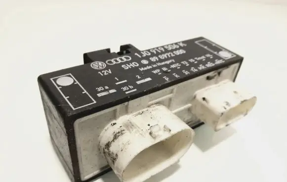 Coolant fan relay