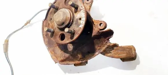 Rear wheel hub
