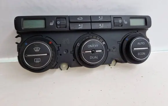 Volkswagen PASSAT B6 Climate control unit 74677532