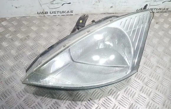 Ford Focus Headlight/headlamp 9420