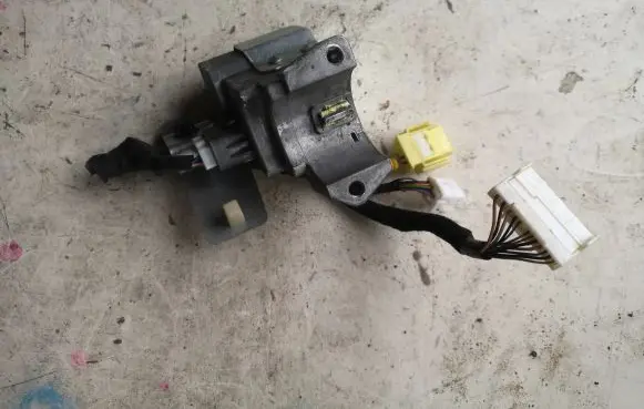 Hyundai ix35 Steering wheel lock 819002P710
