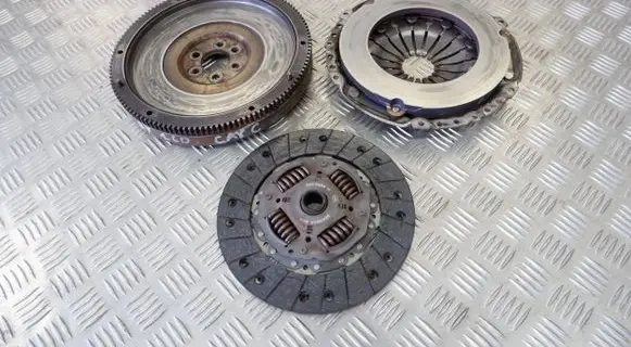 Volkswagen PASSAT B7 Clutch set kit 323082010 03L141032A