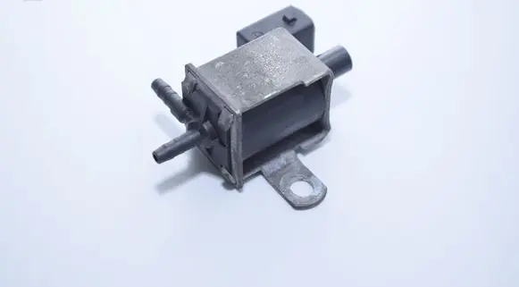 BMW X5 E53 Vacuum valve 1742711