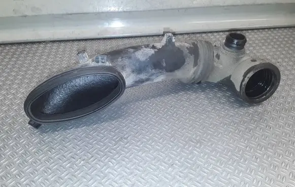 Land Rover Freelander Air intake hose/pipe 7785066