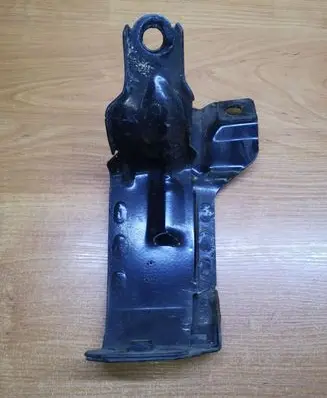 Volvo V60 Radiator mount bracket 31261931