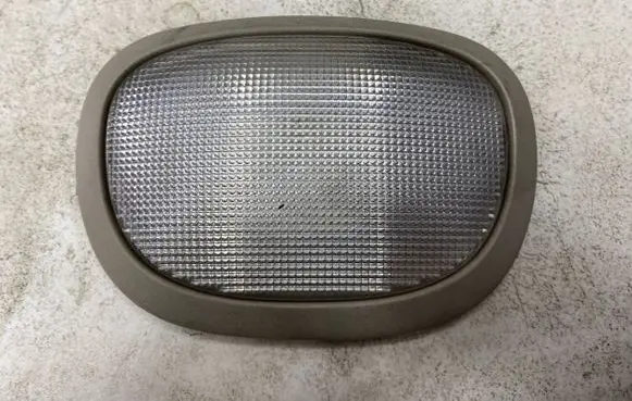 Chrysler Sebring (ST-22 - JR) Rear seat light 04685242