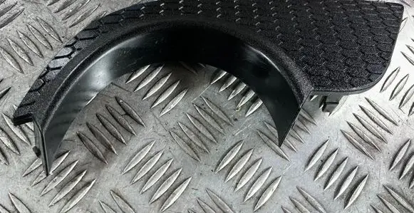 Rear bumper corner part panel trim