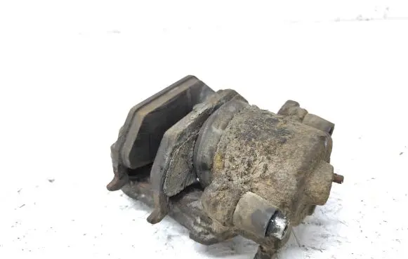 Volkswagen Polo IV 9N3 Front brake caliper