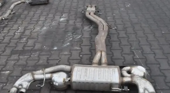 Bentley Bentayga Rear muffler/silencer tail pipe 101500010250