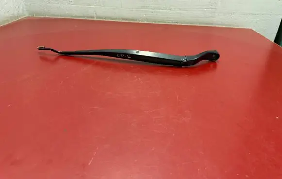 Chrysler Pacifica Front wiper blade arm 2585T1