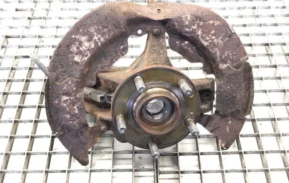 Front wheel hub spindle knuckle