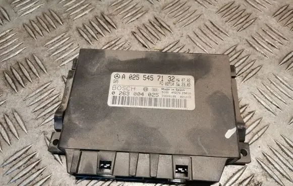 Mercedes-Benz E W211 Parking PDC control unit/module 0255457132 A0255457132