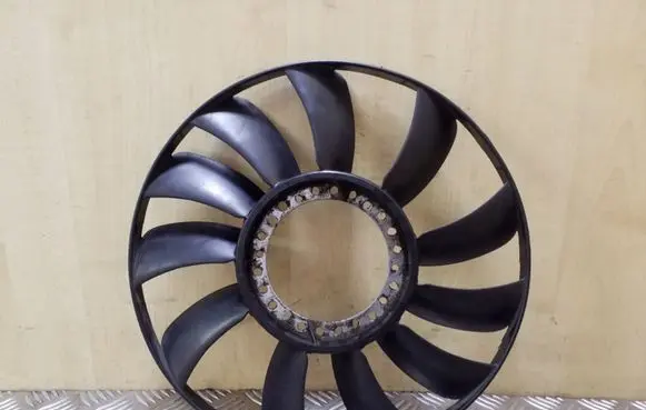 Volkswagen PASSAT B5.5 Fan impeller 058121301B
