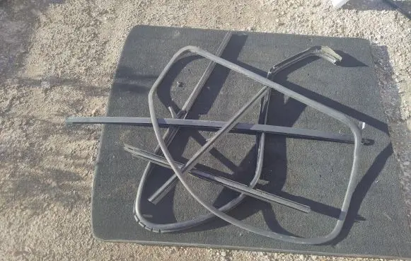 Renault Trafic III (X82) Rubber seal front coupe door window 